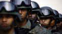 Los presos políticos venezolanos se rebelaron el miércoles contra una incursión militar, por no cumplir con las medidas necesarias para prevenir el contagio del coronavirus. Los presos políticos venezolanos se rebelaron el miércoles contra una incursión militar, por no cumplir con las medidas necesarias para prevenir el contagio del coronavirus.