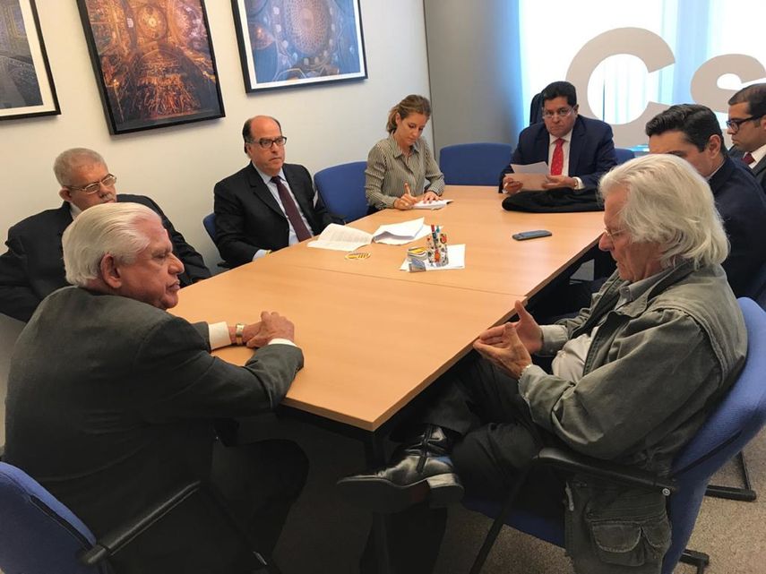 El diputado Julio Borges aprovechó la ocasión para solicitarle a los eurodiputados, el no reconocimiento de los resultados electorales del 20 de mayo.