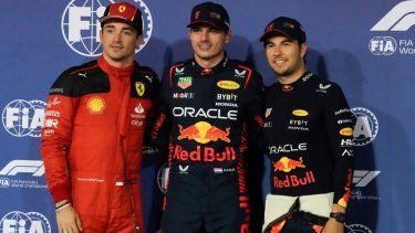 El piloto de Ferrari, Charles Leclerc, que saldrá tercero, junto a los pilotos de Red Bull, Max Verstappen y Sergio Pérez, que se quedan con el 1-2 en la calificación al Gran Premio de Baréin, el sábado 4 de marzo del 2023.