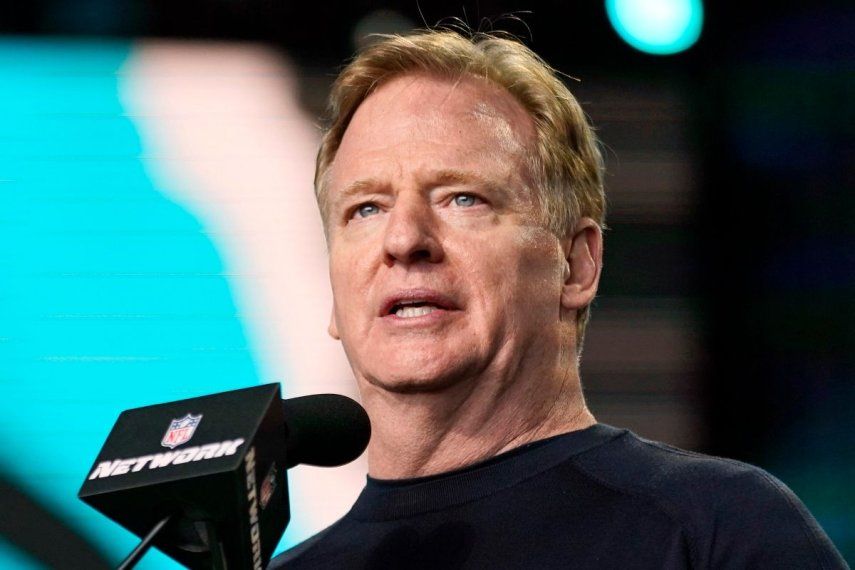 En foto del 1 de mayo del 2021, el comisionado de la NFL, Roger Goodell, durante el Draft.