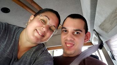 Yesenia Alfonso y su hermano Michael.&nbsp;