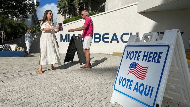 Centro de votación en Miami Beach.&nbsp;&nbsp;