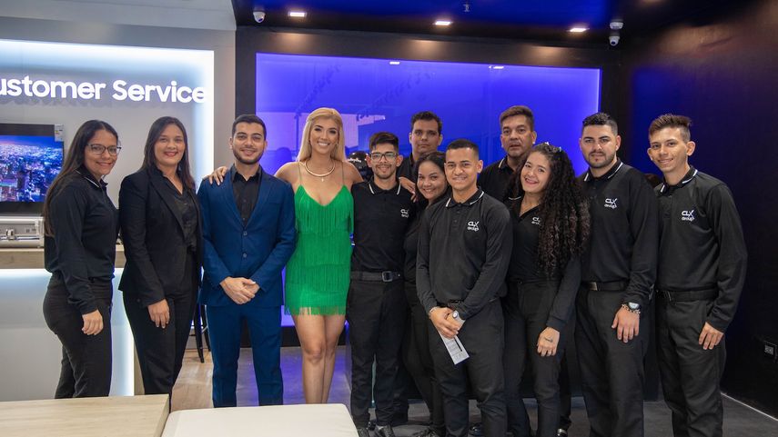 Parte del equipo de creadores de contenido e influencers CLX Latin.