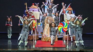 Escena del musical Mouse King.