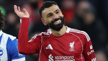 El atacante egipcio Mohamed Salah, del Liverpool, saluda luego de un partido de su club en la FA Cup, el 14 de febrero de 2026.&nbsp;