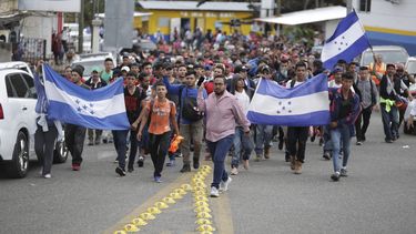 El primer objetivo en su viaje es la aduana de Agua Caliente, en Ocotepeque, desde donde esperar ingresar en Guatemala con vistas a seguir su viaje hacia M&eacute;xico y m&aacute;s tarde Estados Unidos.&nbsp;