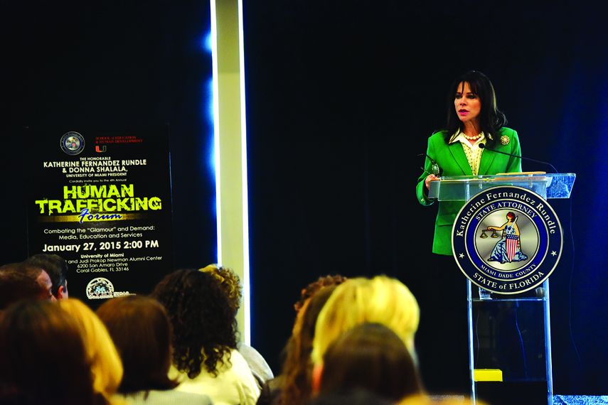 La fiscal estatal de Miami-Dade, Katherine Fernández Rundle, hizo hincapié en que el tráfico humano está en nuestro vecindario, en nuestras escuelas, en nuestra comunidad, y puede afectar a nuestros hijos. (GISELLE SANTALUCCI)