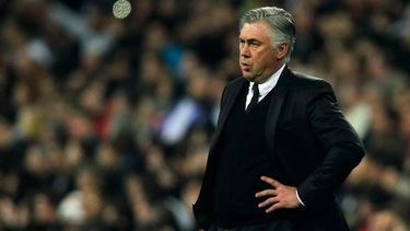 Ancelotti relató que el problema del equipo es que actúa con demasiado toque, el juego no es rápido. (AP)