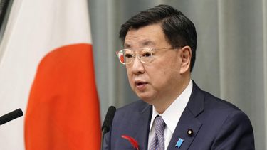 El jefe de despacho del gobierno japonés, Hirokazu Matsuno, ofrece una conferencia de prensa en la oficina del primer ministro, el martes 4 de octubre de 2022, en Tokio.&nbsp;