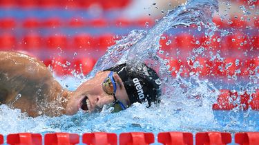 El venezolano Alberto Mestre compite en una eliminatoria por el evento de natación estilo libre