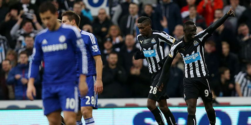 El conjunto londinense cayó por primera vez en 15 juegos de la Premier League (AP)