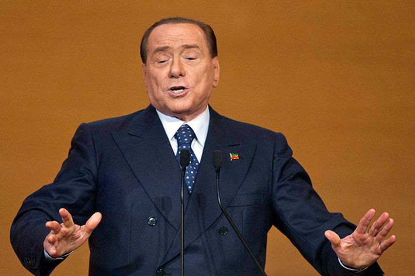 El exprimer ministro italiano Silvio Berlusconi se dirige a sus partidarios en Roma. (Foto AP/Mauro Scrobogna, Lapresse)