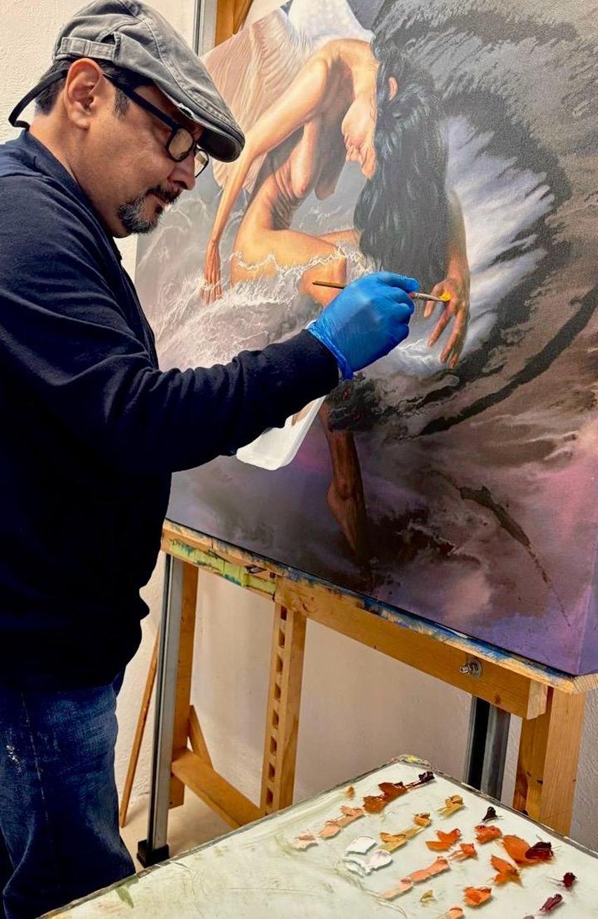 El artista Fidel García en plena jornada creativa.&nbsp;