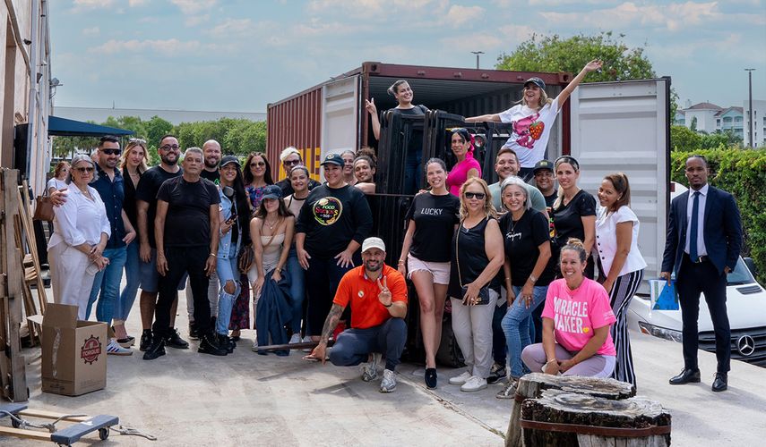 Los voluntarios fueron parte esencial para el éxito de la jornada filantrópica en Miami.