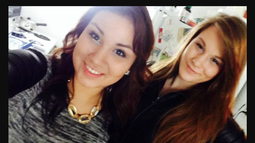 Cheyenne Antoine (izq)&nbsp; y Brittney Gargol (der) se tomaron una selfie antes de salir a celebrar. Esta imagen ayudó a la Policía a descubrir a la asesina.&nbsp;