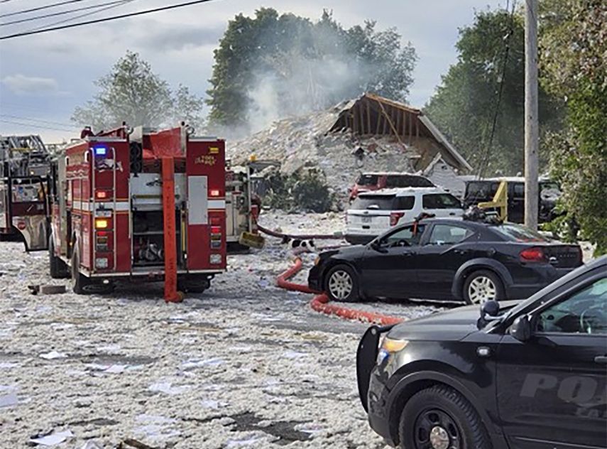 Fotograf&iacute;a del 16 de septiembre de 2019 de varios veh&iacute;culos de emergencia en el lugar de una explosi&oacute;n mort&iacute;fera en Farmington, Maine.&nbsp;