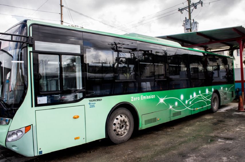 El autobús eléctrico E12 tiene capacidad para transportar a 35 pasajeros sentados y unos 70 de pie.