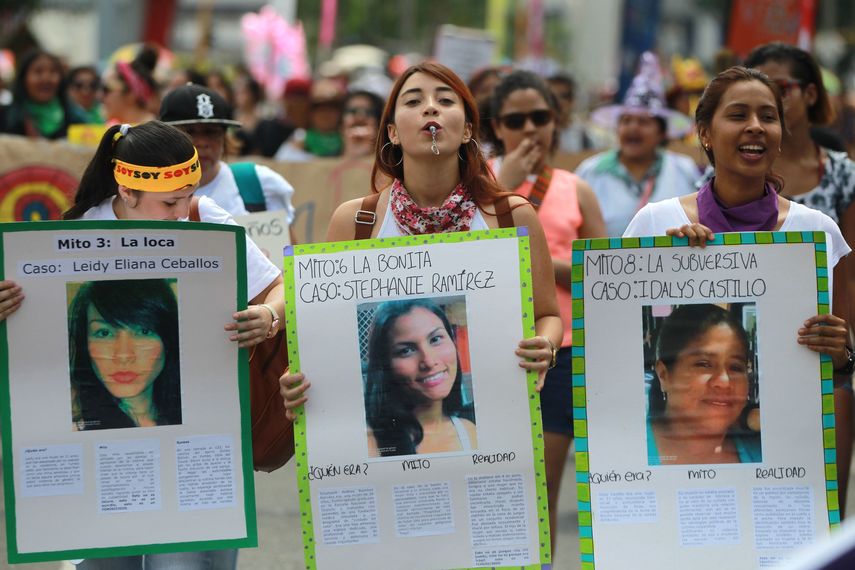 Las latinoamericanas levantaron su voz y se manifestaron en multitudes hoy contra la&nbsp;violencia&nbsp;machista.