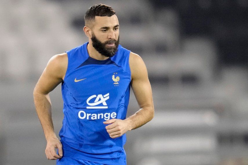 El delantero francés Karim Benzema durante un entrenamiento en el estadio Jassim Bin Hamad en Doha, Catar, el sábado 19 de noviembre de 2022.&nbsp;