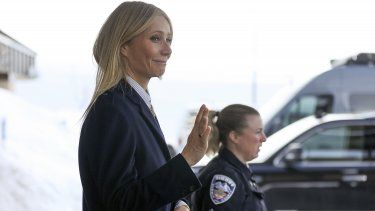Gwyneth Paltrow sale de la corte tras ser declarada no culpable de un accidente de esquí el jueves 30 de marzo de 2023 en Park City, Utah. Paltrow ganó su batalla en la corte por un accidente de esquí de 2016 en un elegante centro turístico de Utah.