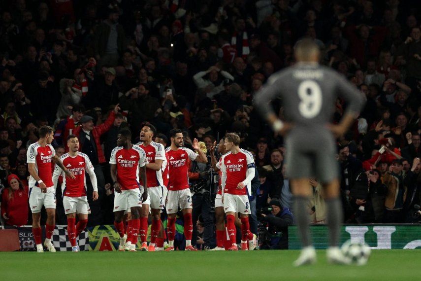 Jugadores del Arsenal celebran luego de que Mikel Merino anotara el tercer gol del club ante el Real Madrid, el 8 de abril de 2025. Jugadores del Arsenal celebran luego de que Mikel Merino anotara el tercer gol del club ante el Real Madrid, el 8 de abril de 2025.