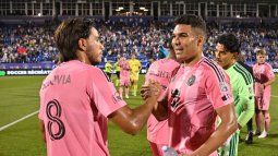 Telasco Segovia #8 saluda a Casemiro #5 del Inter Miami CF tras el partido de la MLS entre el CF Montreal y el Inter Miami CF en el Estadio Saputo el 25 de julio de 2026 en Montreal, Quebec.&nbsp;