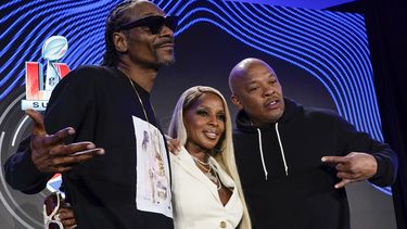 Snoop Dogg, Mary J. Blige y Dr. Dre participan en una conferencia de prensa sobre el espectáculo de medio tiempo del Super Bowl LVI el jueves 10 de febrero de 2022 en Los Angeles.