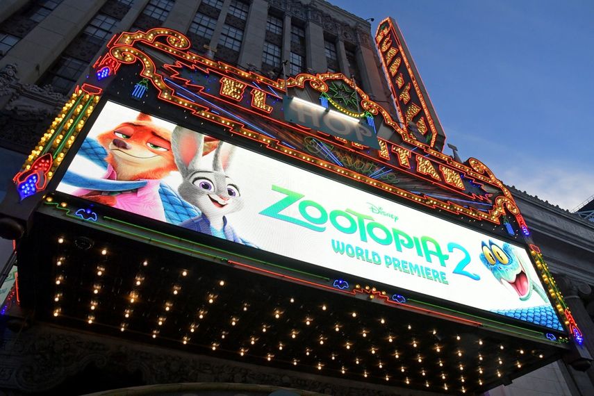 Vista de la marquesina durante el estreno mundial de Zootopia 2 en el Teatro El Capitán el 13 de noviembre de 2025 en Los Ángeles, California.&nbsp;