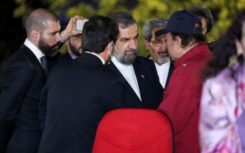 Laureano Ortega Murillo, escucha la conversación entre el terrorista Mohsen Rezai, vicepresidente de Asuntos Económicos de Irán y su padre, el dictador sandinista Daniel Ortega.