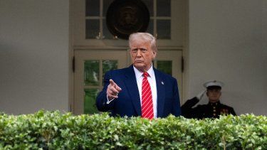 El presidente de Estados Unidos, Donald Trump, responde preguntas fuera del Ala Oeste de la Casa Blanca en Washington, D.C., el 8 de mayo de 2025.&nbsp;