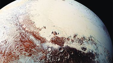 Otro aspecto que impactó fue la diversidad de colores en el planeta: junto a superficies heladas totalmente blancas, descubrieron paisajes rojos ligeramente azulados. (NASA)