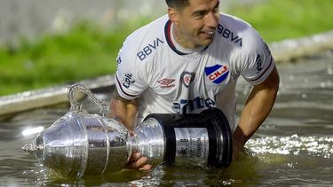 El uruguayo Luis Suárez muestra un nivel sublime con su regreso al equipo que lo dio a conocer