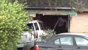 Las víctimas fueron llevadas al hospital Memorial de Hollywood, donde el menor de los hijos al parecer fue el que se llevó la peor parte.