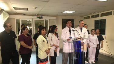 Marco Barrientos, el director interino del centro hospitalario, explicó que después de las evaluaciones pertinentes se determinó que las dos niñas, Graciela Esmeralda y Esmeralda Agely, sí pueden ser separadas.