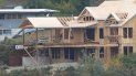 Un grupo de trabajadores labora en la construcción de una vivienda, el miércoles 28 de octubre de 2020, en Gig Harbor, Washington. (AP Foto/Ted S. Warren) Un grupo de trabajadores labora en la construcción de una vivienda, el miércoles 28 de octubre de 2020, en Gig Harbor, Washington. (AP Foto/Ted S. Warren)