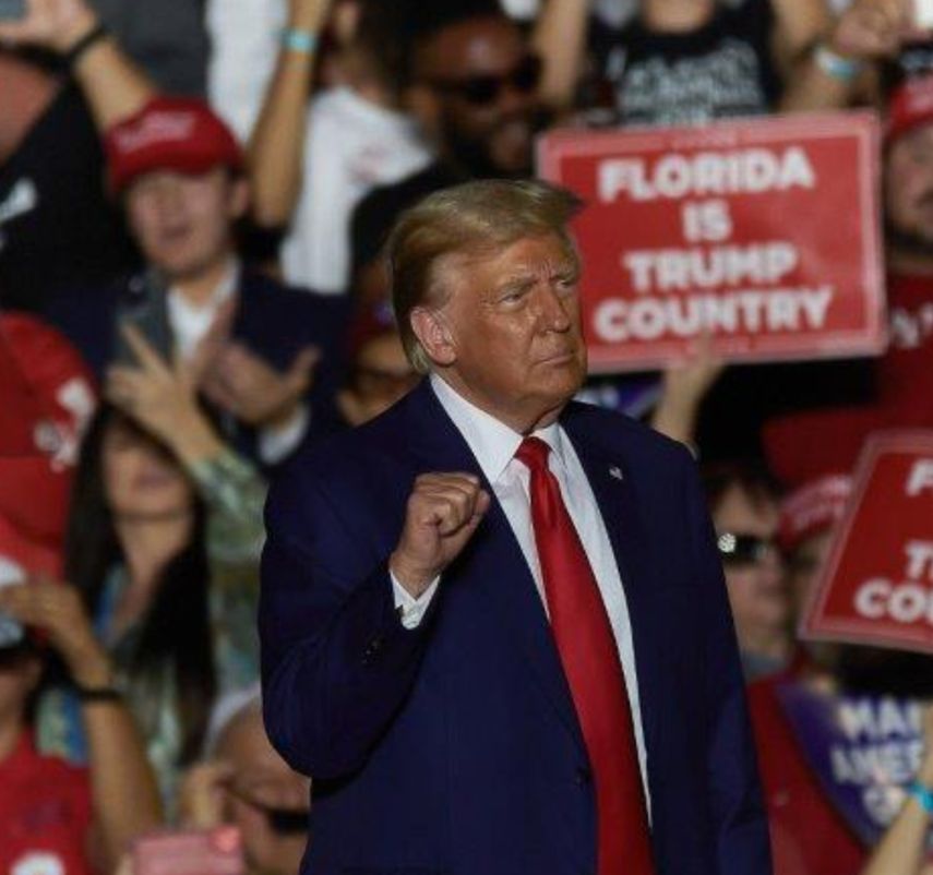 “Joe Biden y la izquierda radical piensan o quieren ver a EEUU convertirse en una Cuba comunista. El régimen de Cuba es como el de Biden y viceversa ponen en la cárcel a sus oponentes políticos”