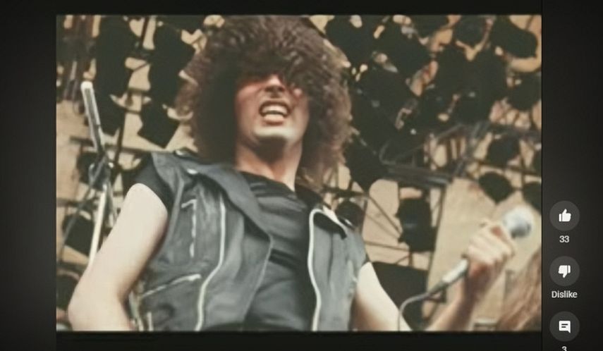 Paul Mario Day, quin falleció de un cáncer, se convirtió en el primer cantante de Iron Maiden, cuando el bajista Steve Harris le reclutó a finales de 1975