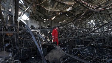 En Irak, un incendio causado por fuegos artificiales consumió la felicidad en una boda.