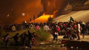 Miles de migrantes cruzan el Río Bravo para ingresar de manera irregular a Estados Unidos.&nbsp;