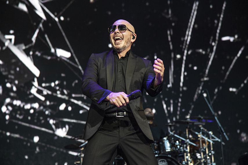 Pitbull canta en KAABOO Texas en Arlington, Texas.&nbsp;