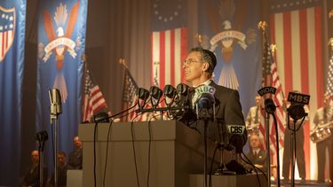 En esta imagen difundida por HBO, John Turturro en una escena de The Plot Against America.&nbsp;
