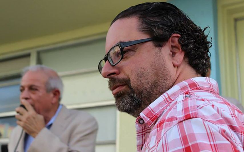 En la gráfica Ernesto Pérez, exdueño y expresidente de Dade Medical College.