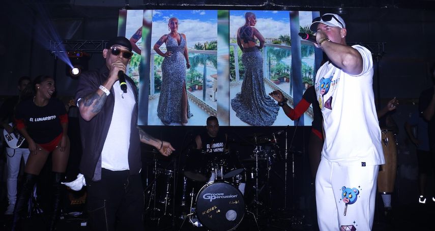 Candyman actúa en el primer Festival de Reparto en Miami.