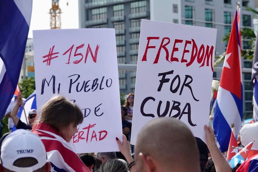 Cubanos en Miami apoyan los reclamos de libertad del pueblo en Cuba y la marcha del #15NCuba.&nbsp;