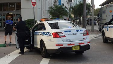 Imagen de referencial del Departamento de Policía de Miami mientras realizan una investigación policial.