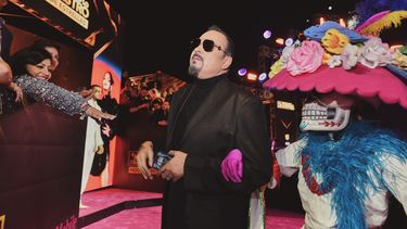 Pepe Aguilar posa en la alfombra magenta de la 36 edición de Premio Lo Nuestro el 22 de febrero de 2024 en el Kaseya Center, de Miami.