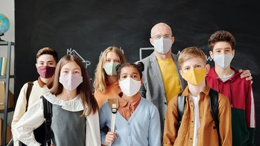 El uso de mascarillas es recomendado por médicos para contrarrestar el contagio de coronavirus.