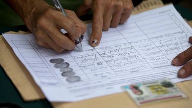 Las organizaciones políticas venezolanas deben obtener un número determinado de firmas de ciudadanos para poder ser reconocidas por el ente electoral.