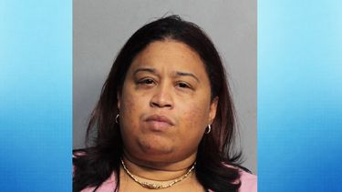 Kenia Robles, de 37 años, enfrenta cargos por estafa.&nbsp;