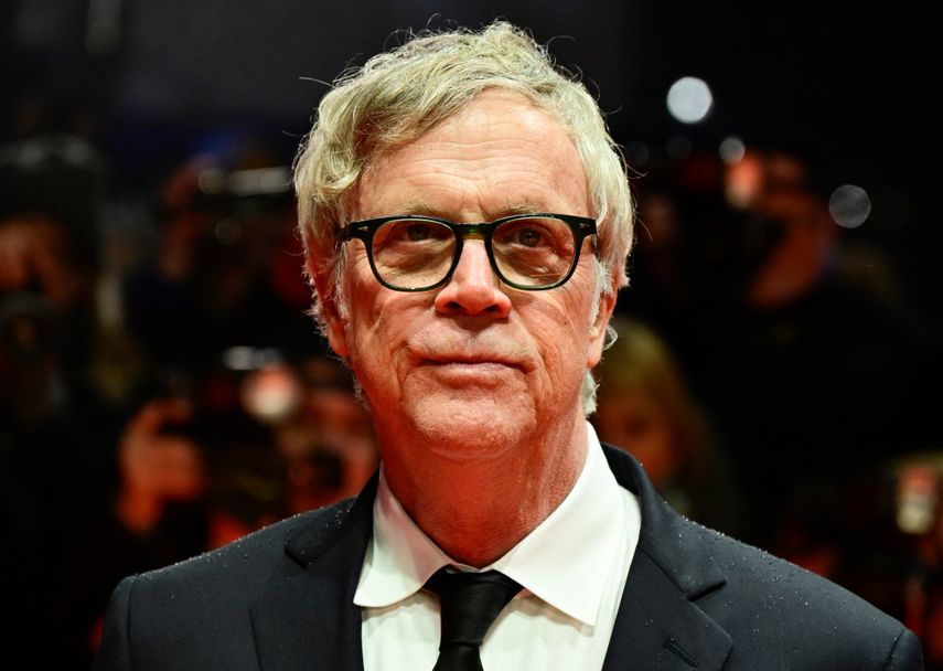 El presidente del jurado y director de cine estadounidense, Todd Haynes, posa para los fotógrafos a su llegada a la alfombra roja para la ceremonia de apertura y la proyección de la película “Das Licht” (La luz) en la sección Berlinale especial de la 75ª edición de la Berlinale, el primer gran festival de cine del año en Europa, en Berlín el 13 de febrero de 2025.